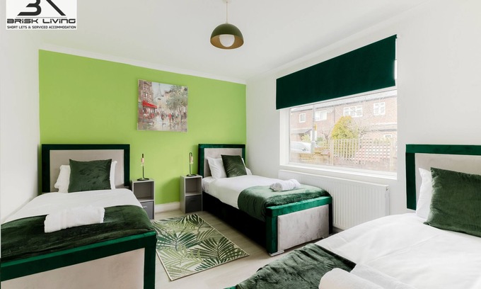 Redbridge Maison | *5BR house*Free Parking*offA12*Families*Sleeps13*