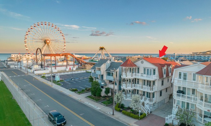 North End Maison | 5BR Steps to Beach & Boardwalk! Summer booking fast!