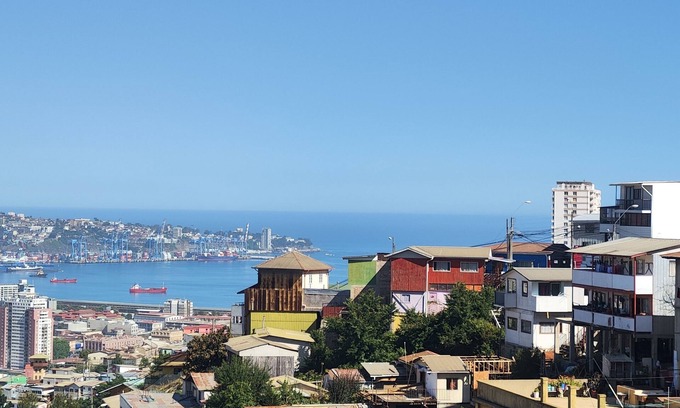 Valparaiso Appartement | 5Charming 3-bedroom apartment with fitness room and WiFi in vibrant Valparaíso