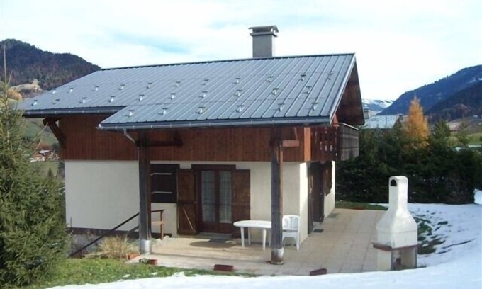 Praz-sur-Arly Chalet De Ski | A 5KM DE MEGEVE, JOLI CHALET INDIVIDUEL POUR 2 A 6 PERSONNES