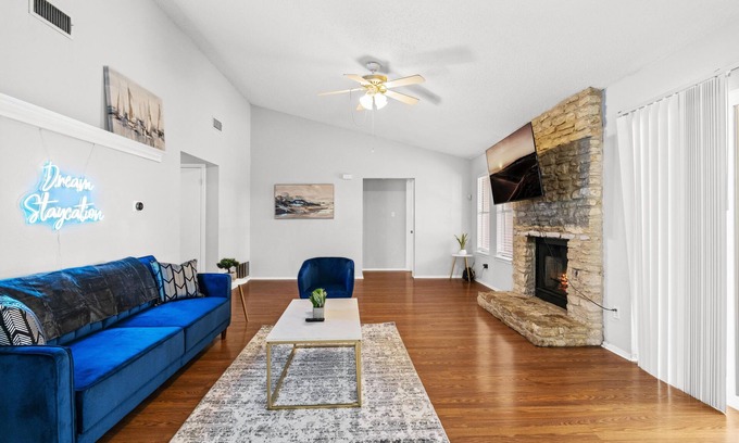 Milwood Maison | 5min from Apple/Domain & 20min from Downtown Austin!