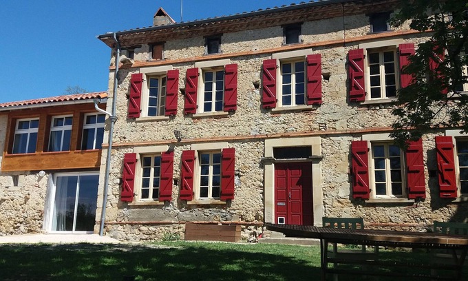 Castex Maison | Gite Hacienda 6/7 pers accessible au coeur de la campagne ariégeoise