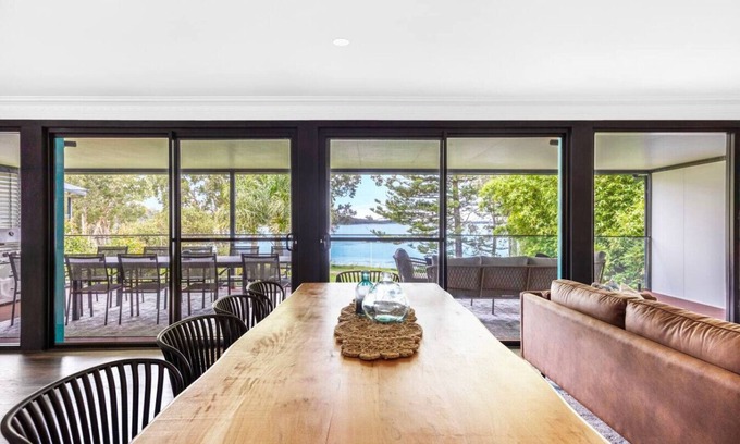 Buff Point Maison | 6 BDRM I Serenity at Buff Point