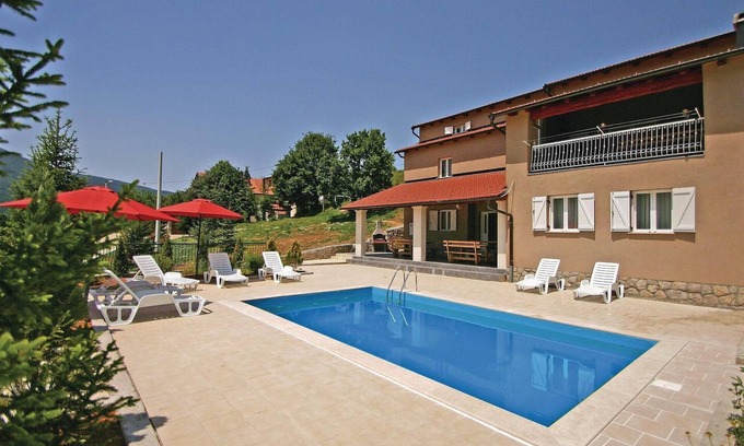 Crni Kal Maison | Superbe maison de 6 chambres à Crni Kal