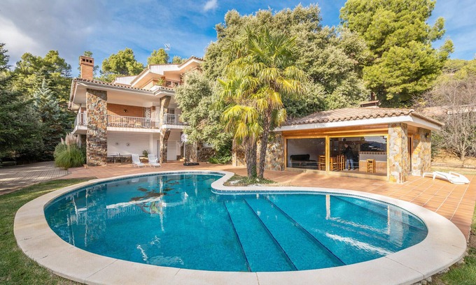 Matadepera Maison | Magnifique maison de 6 chambres à.
