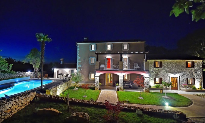 Sveta Nedelja Maison | Villa de luxe en pierre méditerranéenne de 6 chambres avec piscine et spa