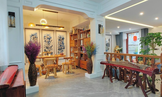 Fenghuang Villa | 6-bedroom villa in soothing 湘西州 with WiFi, AC