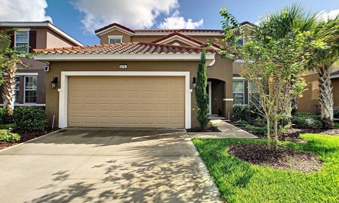 Loughman Maison | 6 Bedrooms/5.5 Bathrooms/Solterra (5278WW)