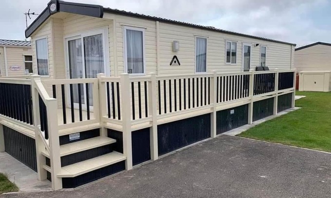 Chapel Saint Leonards Autre | 6 BERTH DELUXE CARAVAN PALM GROVE 42