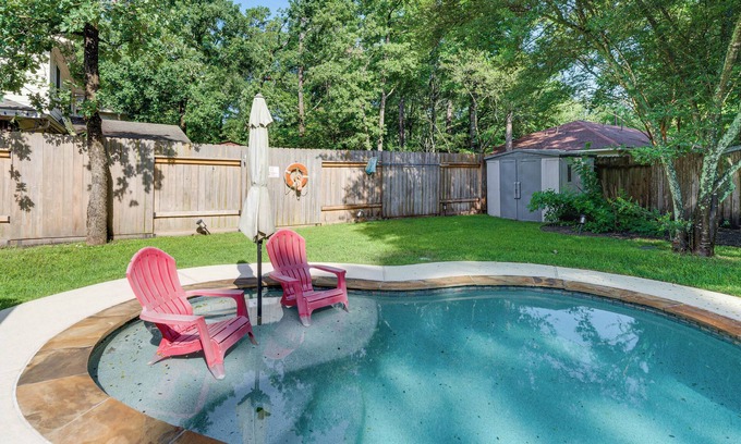 College Park Maison | 6 Mi to Northshore Park: Family Home w/Pool!