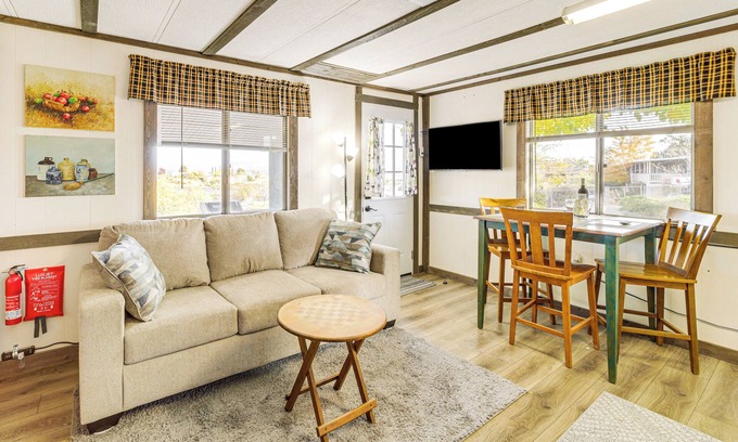 Cottonwood-Verde Village Appartement | 6 Mi to Old Town, Panoramic Views: Cottonwood Gem!