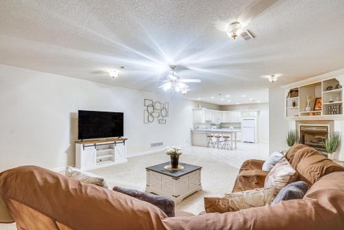 Lima Appartement | 6 Mi to Town Peaceful Lima Home!