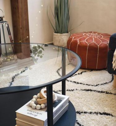 Gueznaia Appartement | 6 min airport, 10 min to sea, fully equipped Families and Married couples only
