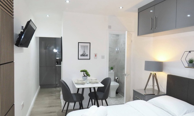 Sheldon Appartement | 6 Mins to NEC & BHX Studio FREE PARKING
