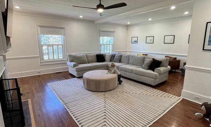 Perry Maison | 6 minute drive to fairgrounds, 6 minute walk to downtown