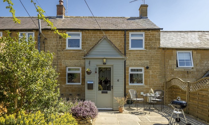 Blockley Appartement | 6 Mount Pleasant sits within a pretty terraced row of Cotswold cottages