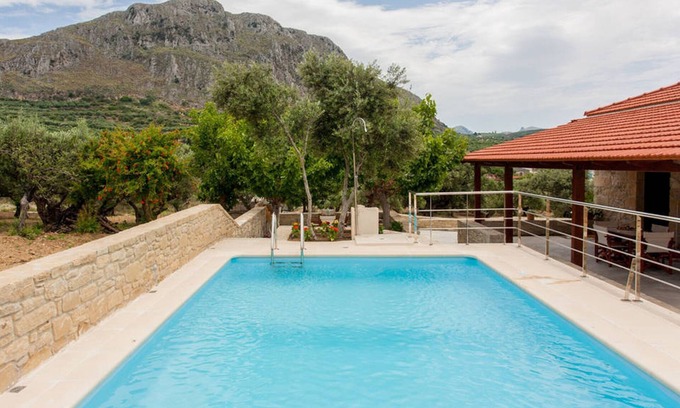 Pervolakia Villa | Villa en Pierre 6 personnes - Piscine privée - Vue sur la montagne