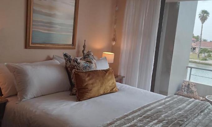 Port Owen Appartement | 6 Sleeper Magical Marina Villa