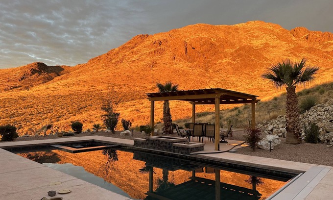 Mesilla Park Maison | 60-acre custom home with breathtaking views of city of Las Cruces & Organs!
