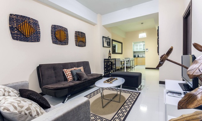 Salcedo Village Appartement | 60 m² 1 B / R @ Deux centrale (P)