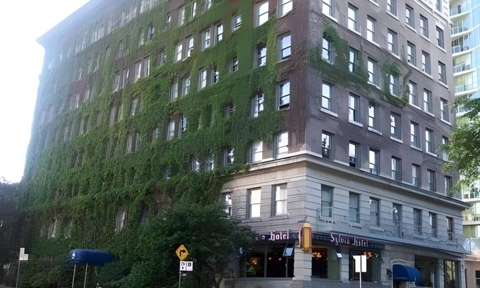 West End Hôtel | 61 m² Hôtel ∙ 127 personnes