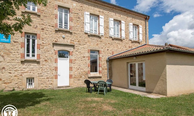 Egliseneuve-des-Liards Maison | Gîte au cœur d'un paysage d'exception
