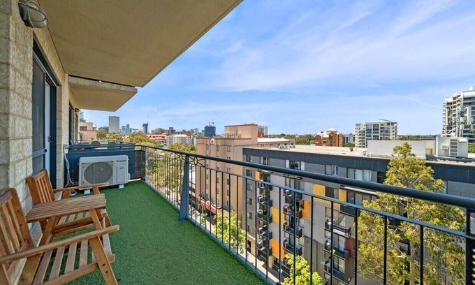 East Perth Appartement | 64 Sweeping Views EastPerth 2BR Pool+Pkg