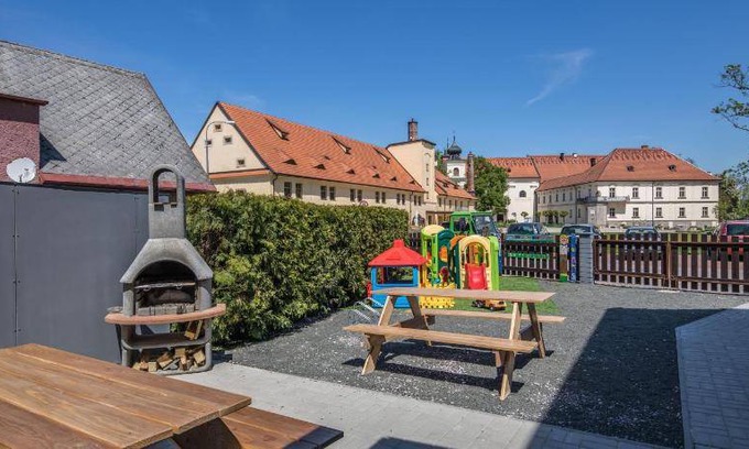 Dvur Kralove nad Labem Appartement | 66 m² Appartement ∙ 3 chambres ∙ 7 personnes