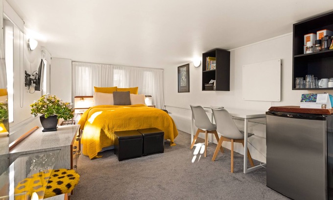 Bluff Hill Appartement | "66" Private Studio on Bluff Hill