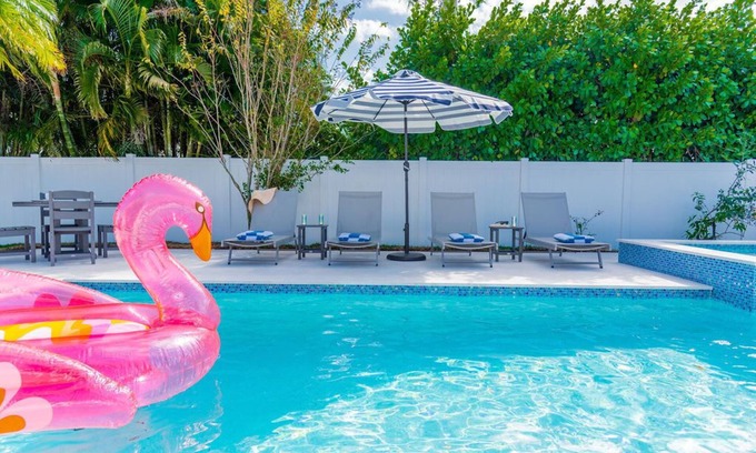 Naples Park Maison | 690 Paradise Shores Oasis | New Heated Pool & Spa