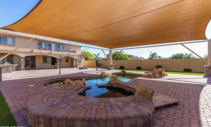 Missouri Ranch Maison | 6BR 5BA, Huge canopy, Pool Spa, indoor, outdoor games, pickleball, MUCH MORE!