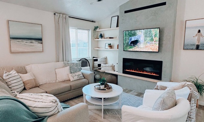 The Maples Maison | 6BR Cozy Haven by Payson Temple – Perfect for Families and Groups Sleeps 16