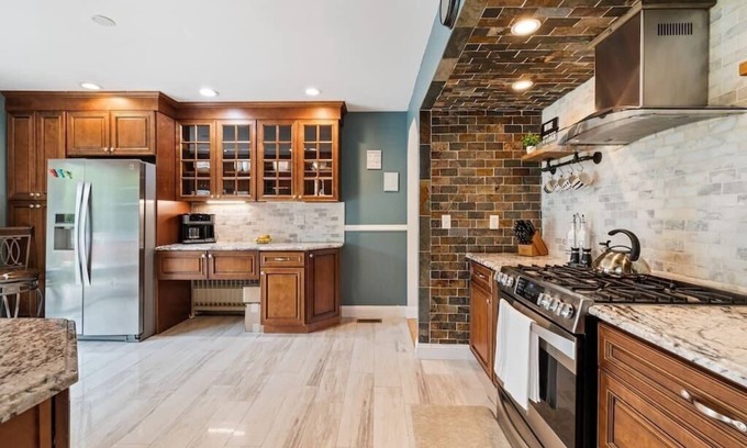 Monroe Maison | 6BR Sanctuary Amidst Nature's Majesty
