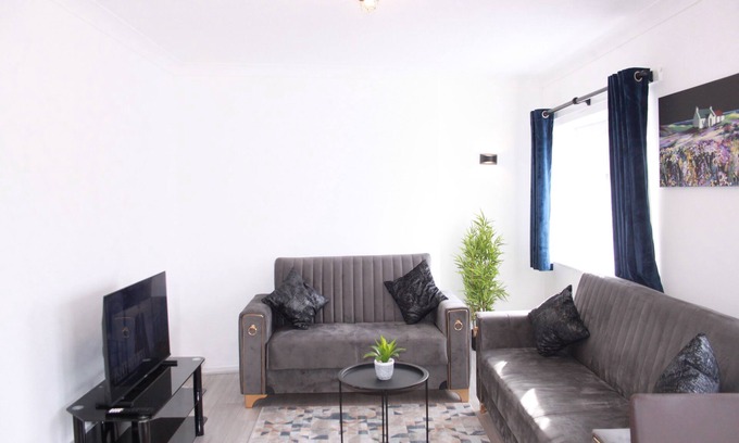 Harlow Appartement | 6Guests-Parking-NearStansted-Accessible