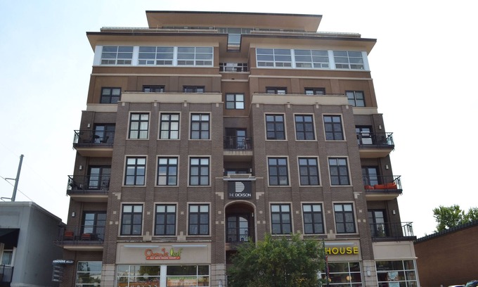Fayetteville Copropriété | 6e étage condo dans The Dickson avec Vue du Old Main