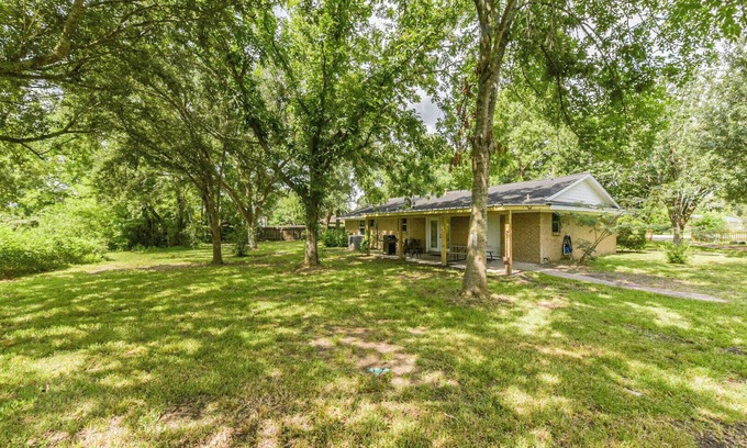 Alvin Maison | ~ 7 Acres Ranch~ Fully remodeled in 2025