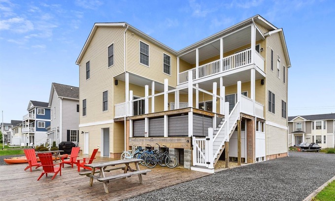 South Bethany Harbor Maison | 7 Bedroom Bayside Home in Bethany Beach: Elevator, Pool, Short Walk to Beach!