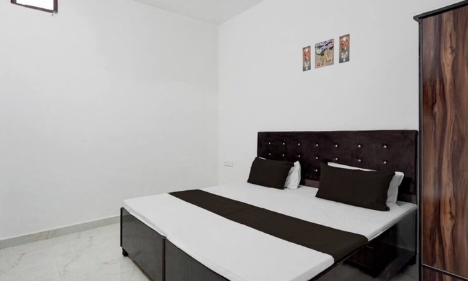 Amritsar Lit Et Petit-Déjeuner | 7-bedroom bed & breakfast in welcoming Amritsar with AC