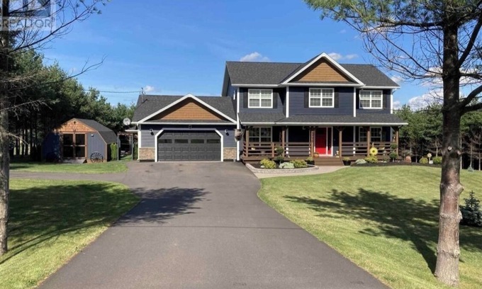 Charlotte's Shore Maison | 7 Bedroom Home w/Pool & Hot Tub on a Private Large Lot