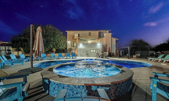 North Scottsdale Maison | 7 Bedroom Pickleball / Pool / Hot Tub / Orchard