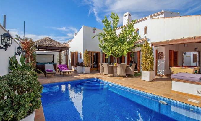 Caserio Los Tarquinos Villa | Villa pour 15 personnes, avec piscine, sauna et jacuzzi à Murcia