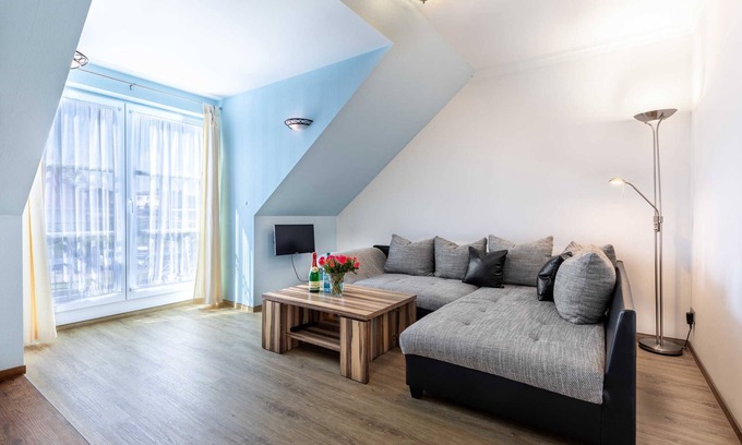 Pepelow Appartement | (7) Lisa, 2-room apartment, loggia, upper floor - Ostseeferienhaus Drachenflieger Pepelow OFC 02