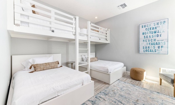 West Bay Copropriété | 4BR, luxe avec vue sur la piscine, Seven Mile Beach (10 couchages), vue sur l'océan depuis le toit.