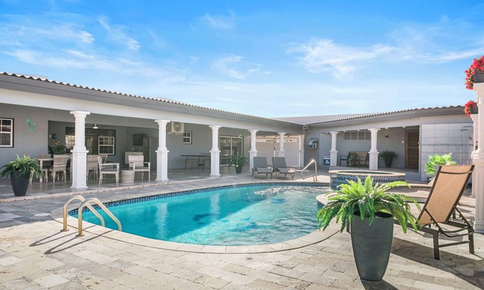 Pos Chiquito Maison | 7 Min Walk to Mangel Halto Private Pool