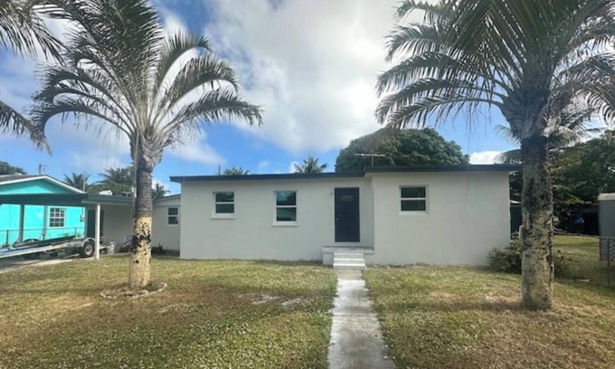 Delray Beach Maison | 7 people, 3-bedroom, 5 min from Famous Delray Beaches. Each room separate Diakin