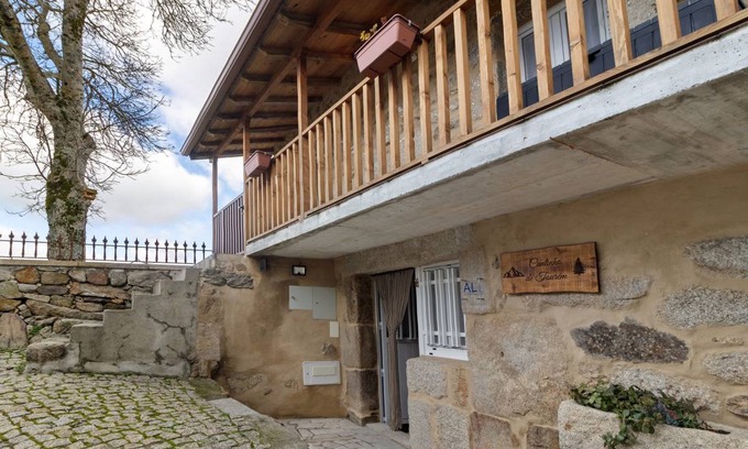 Montalegre Chalet De Ski | 70 m² Chalet ∙ 2 chambres ∙ 6 personnes