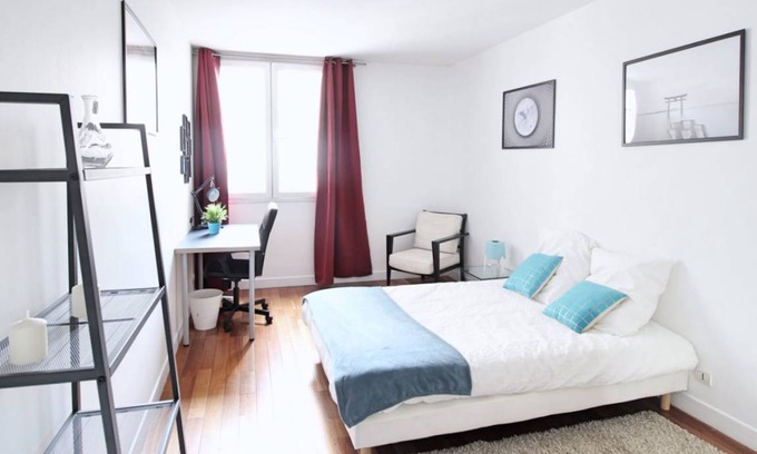 18th Arrondissement Station Balnéaire | 70 m² Chambre privée ∙ 1 chambre ∙ 3 personnes