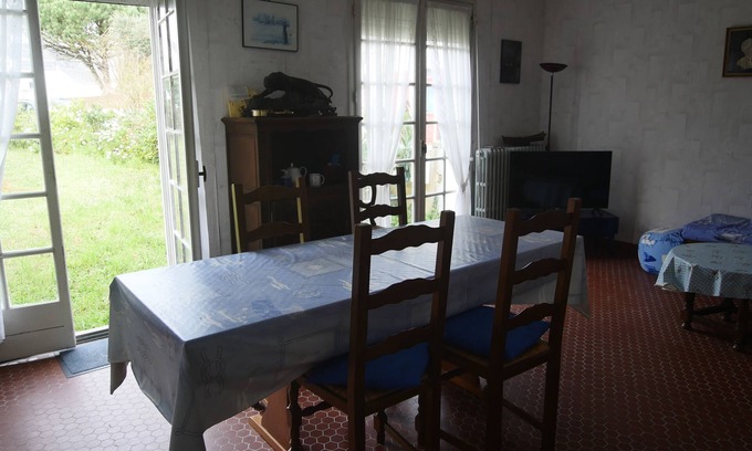 Gavres Maison | 70's house 70 m from Goerem beach