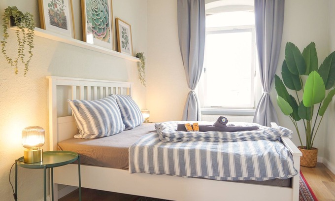 Ilversgehofen Appartement | 70m2 Period-Apartment w/2BR, Smart-TV, parking