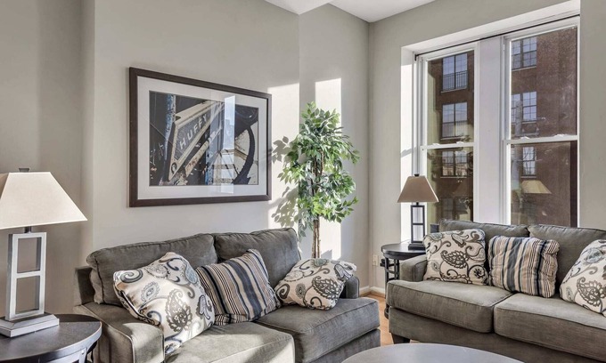 Soulard Maison | 715a - Settle into Soulard! 4 beds 2 full baths